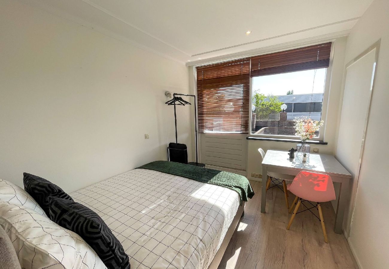 Appartement in Amsterdam - Spacious & Bright 6 BR Apt. with rooftop terrace 