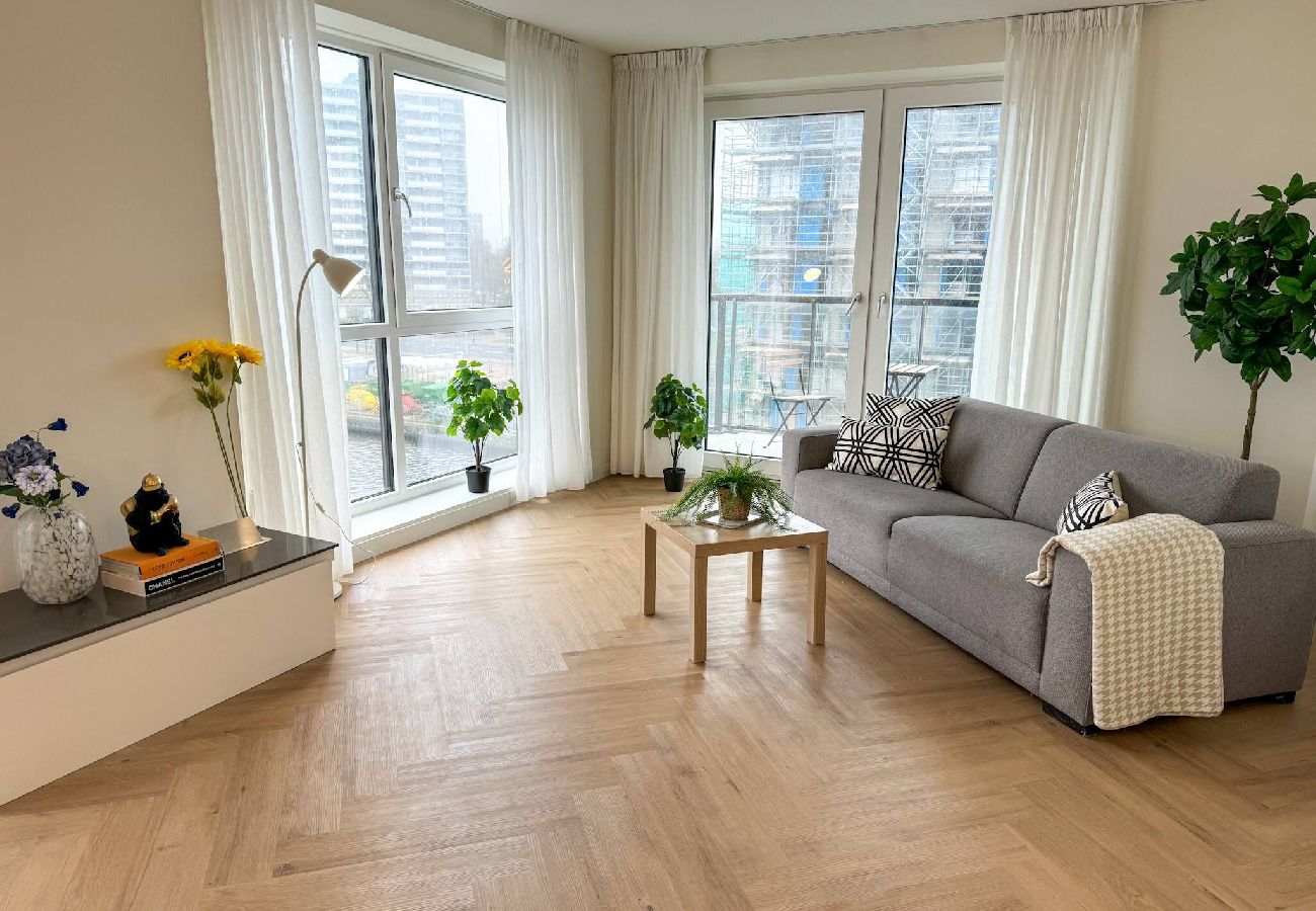 Appartement in Den Haag - Comfortable 2BR City Apt. with balcony + parking 