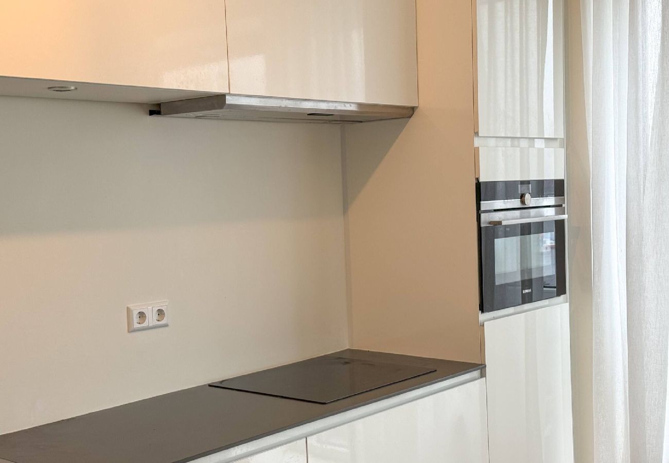 Appartement in Den Haag - Comfortable 2BR City Apt. with balcony + parking 