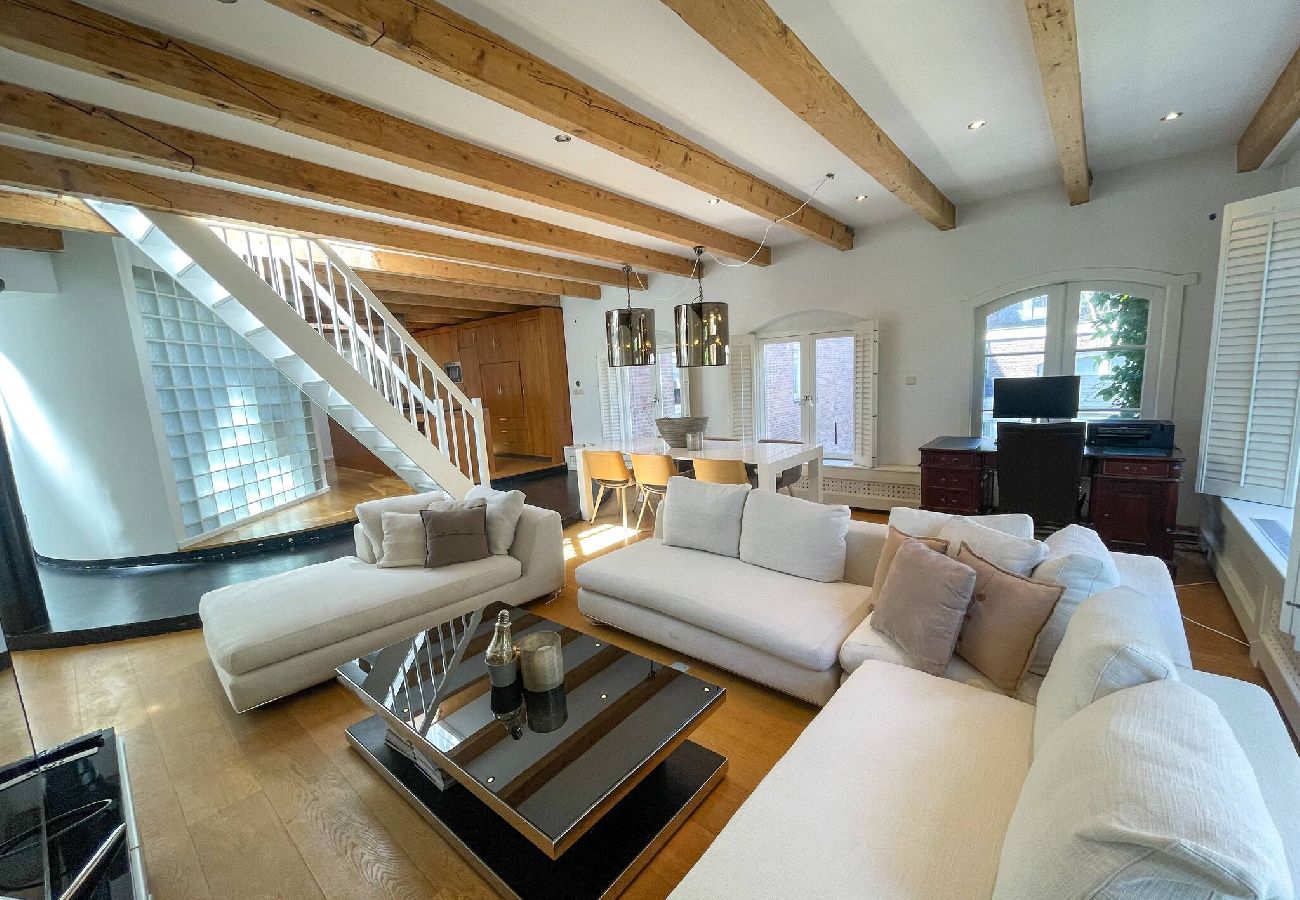 Appartement in Amsterdam - Bright & Spacious 2 BR. Apt. With Rooftop Terrace 