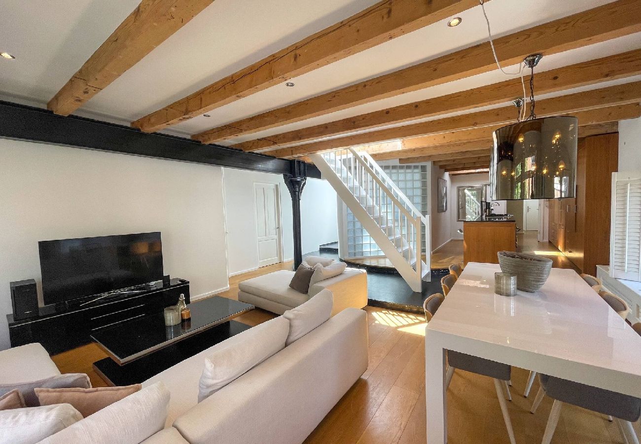 Appartement in Amsterdam - Bright & Spacious 2 BR. Apt. With Rooftop Terrace 