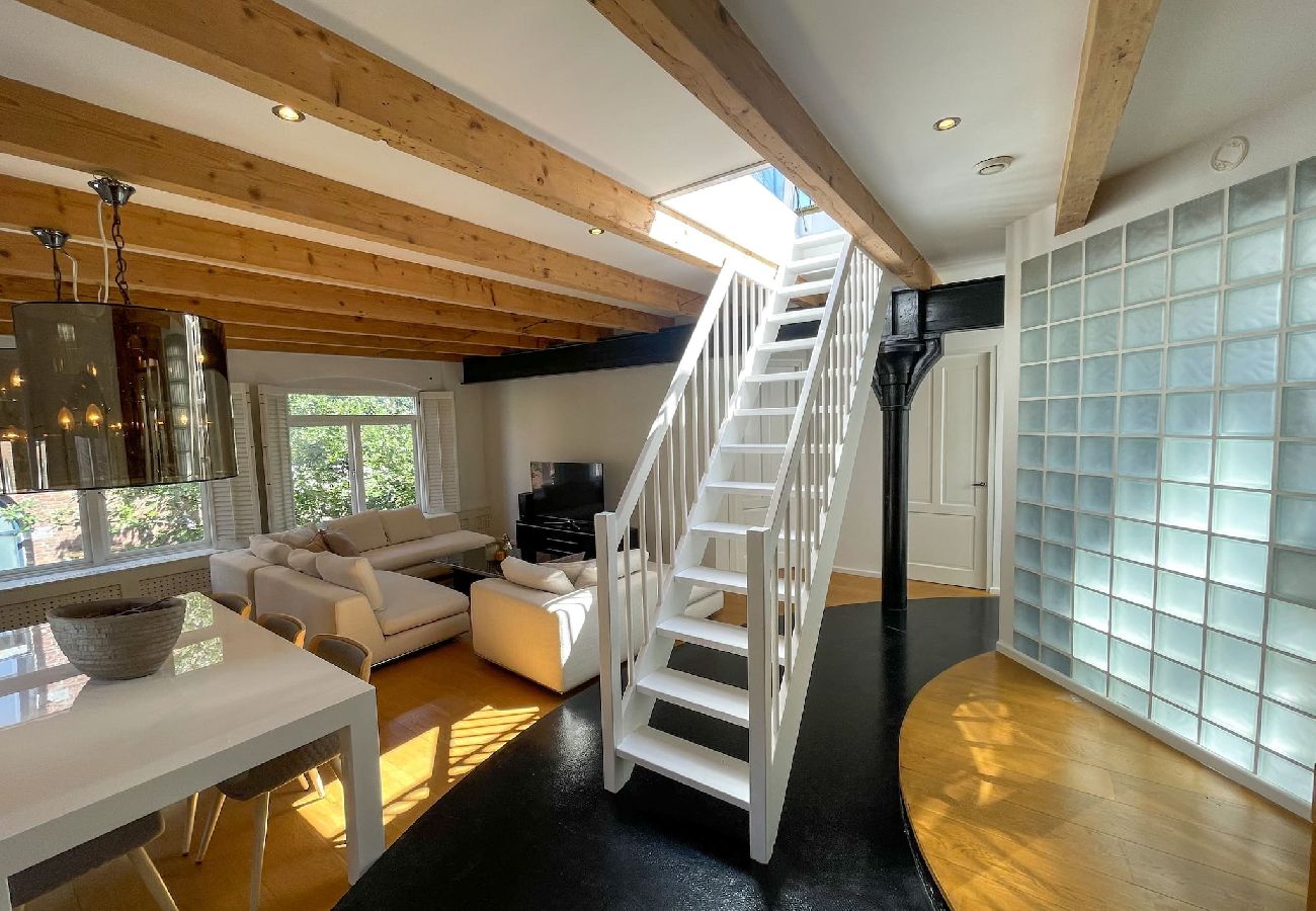 Appartement in Amsterdam - Bright & Spacious 2 BR. Apt. With Rooftop Terrace 