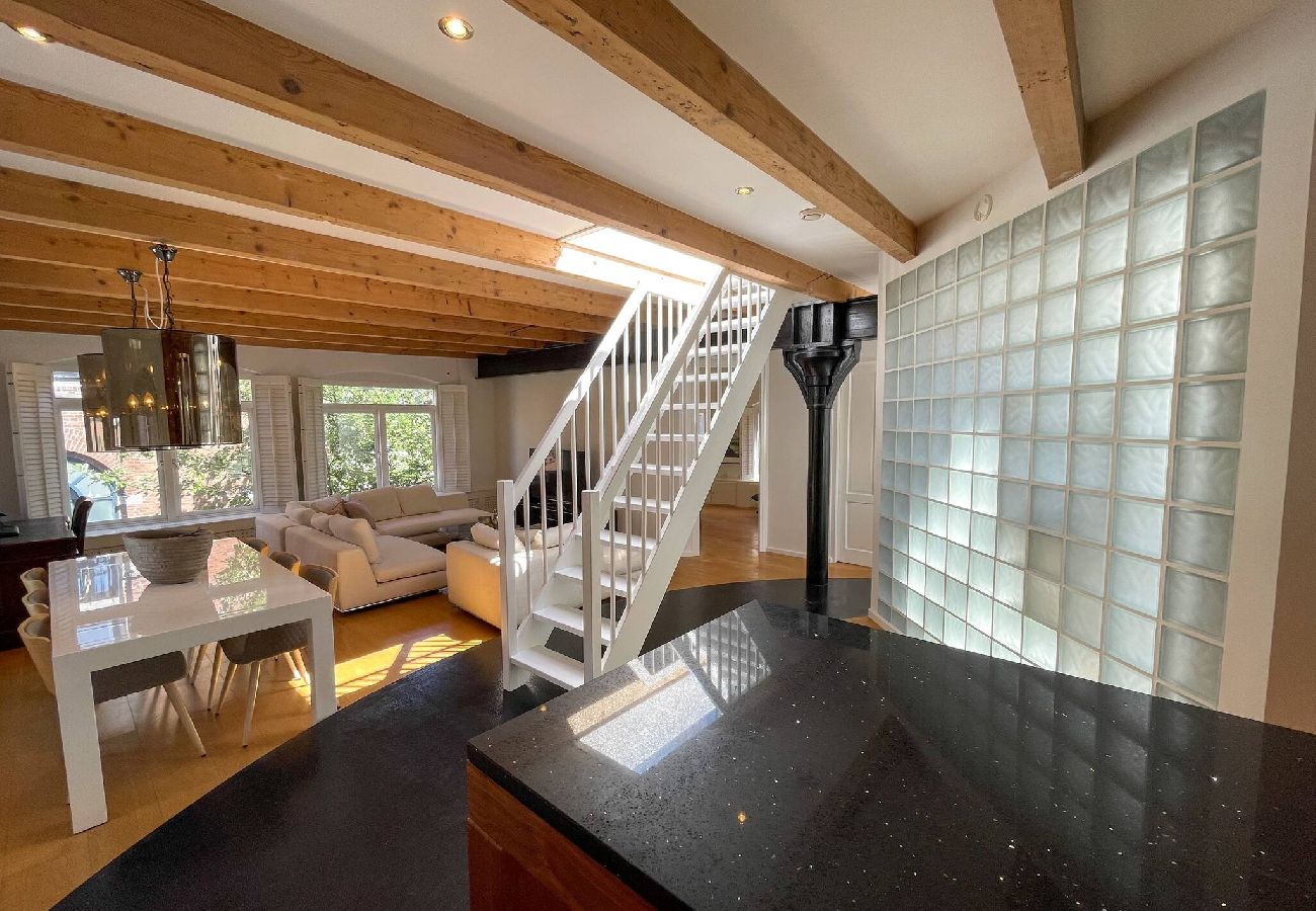 Appartement in Amsterdam - Bright & Spacious 2 BR. Apt. With Rooftop Terrace 