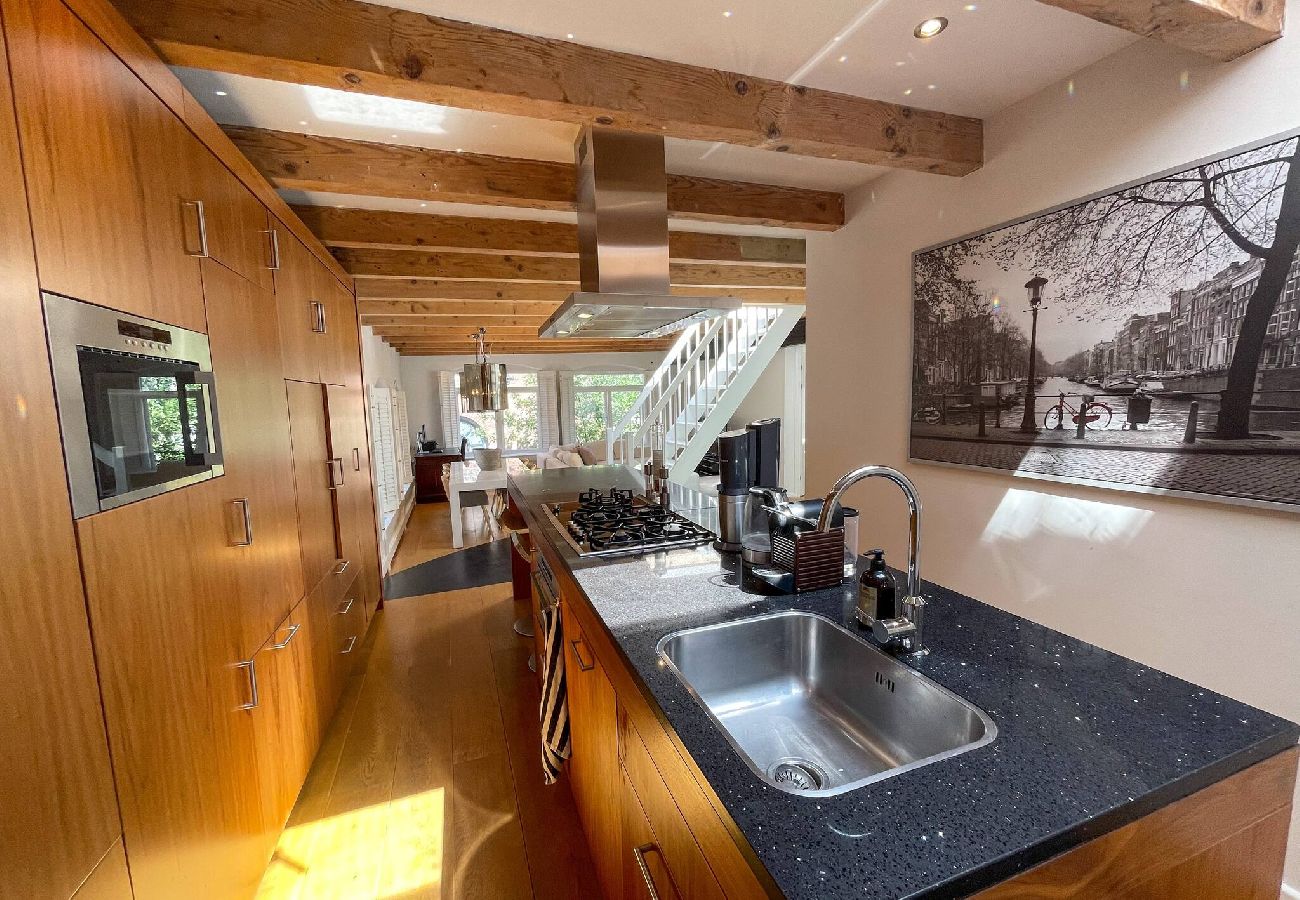 Appartement in Amsterdam - Bright & Spacious 2 BR. Apt. With Rooftop Terrace 