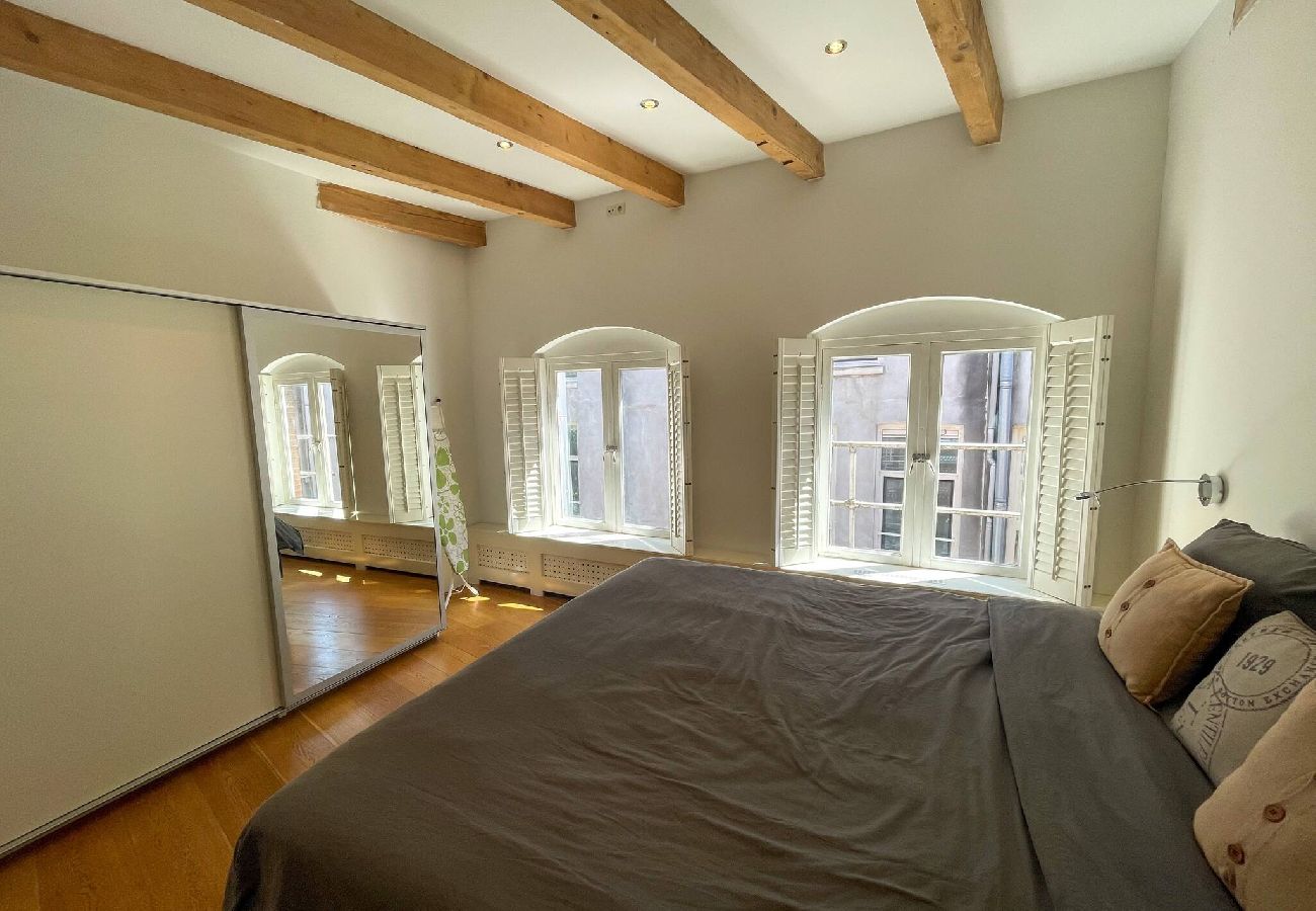 Appartement in Amsterdam - Bright & Spacious 2 BR. Apt. With Rooftop Terrace 