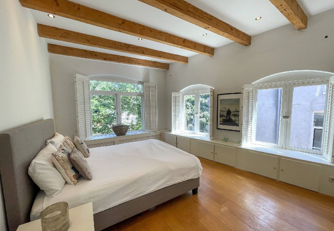 Appartement in Amsterdam - Bright & Spacious 2 BR. Apt. With Rooftop Terrace 