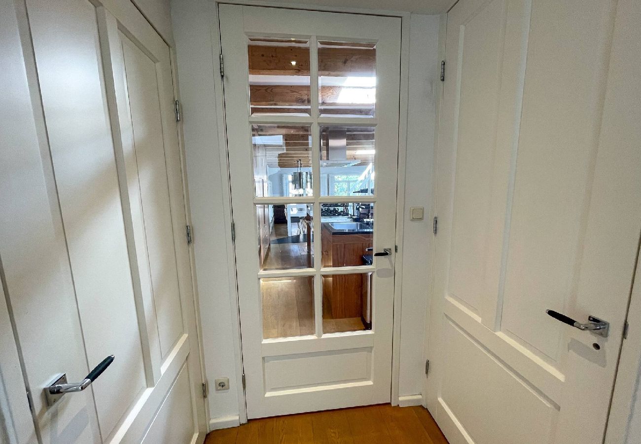 Appartement in Amsterdam - Bright & Spacious 2 BR. Apt. With Rooftop Terrace 