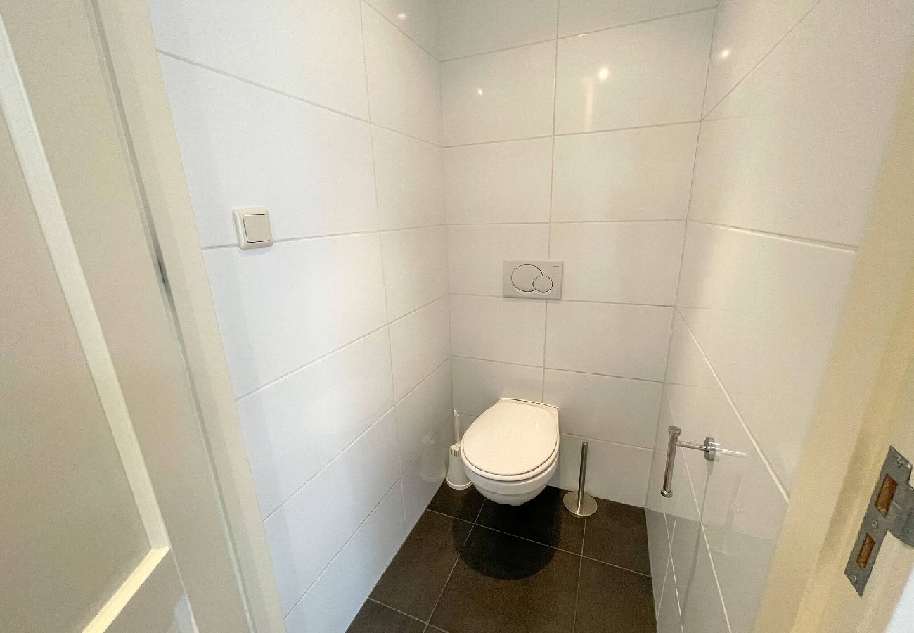 Appartement in Amsterdam - Bright & Spacious 2 BR. Apt. With Rooftop Terrace 