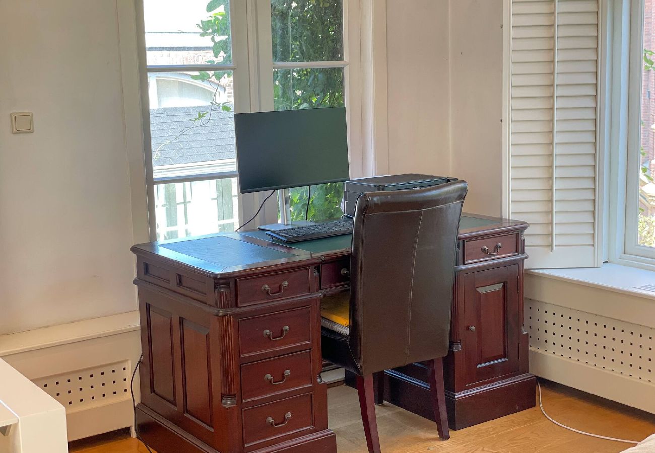 Appartement in Amsterdam - Bright & Spacious 2 BR. Apt. With Rooftop Terrace 