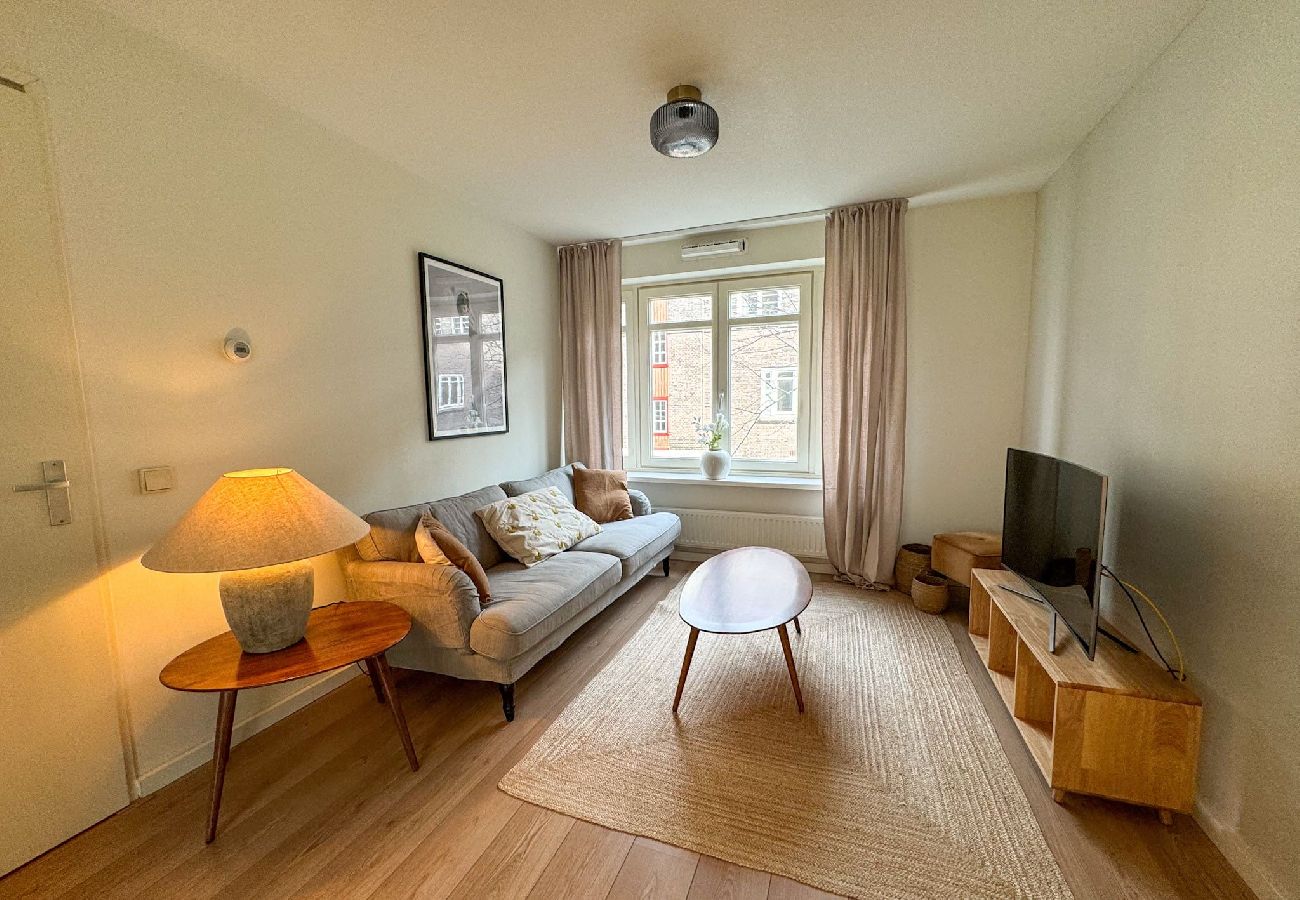 Appartement in Amsterdam - Comfortable and Bright Apartment  with Balcony 