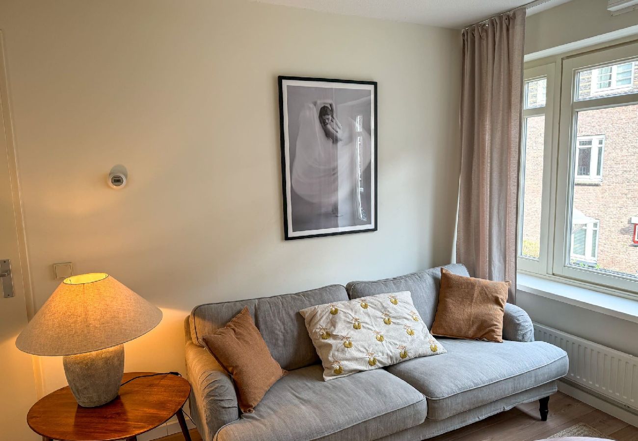 Appartement in Amsterdam - Comfortable and Bright Apartment  with Balcony 