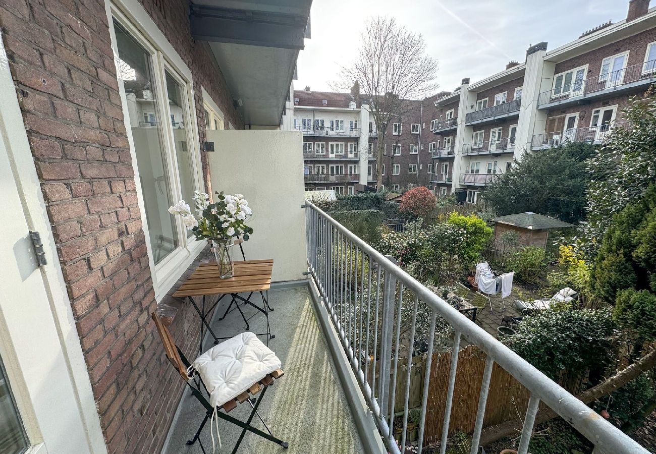 Appartement in Amsterdam - Comfortable and Bright Apartment  with Balcony 
