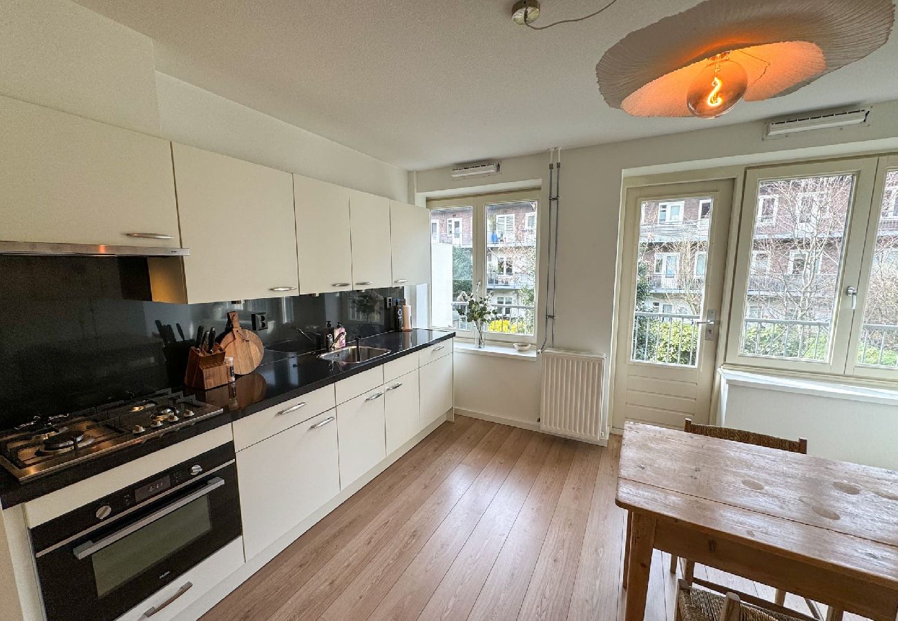 Appartement in Amsterdam - Comfortable and Bright Apartment  with Balcony 