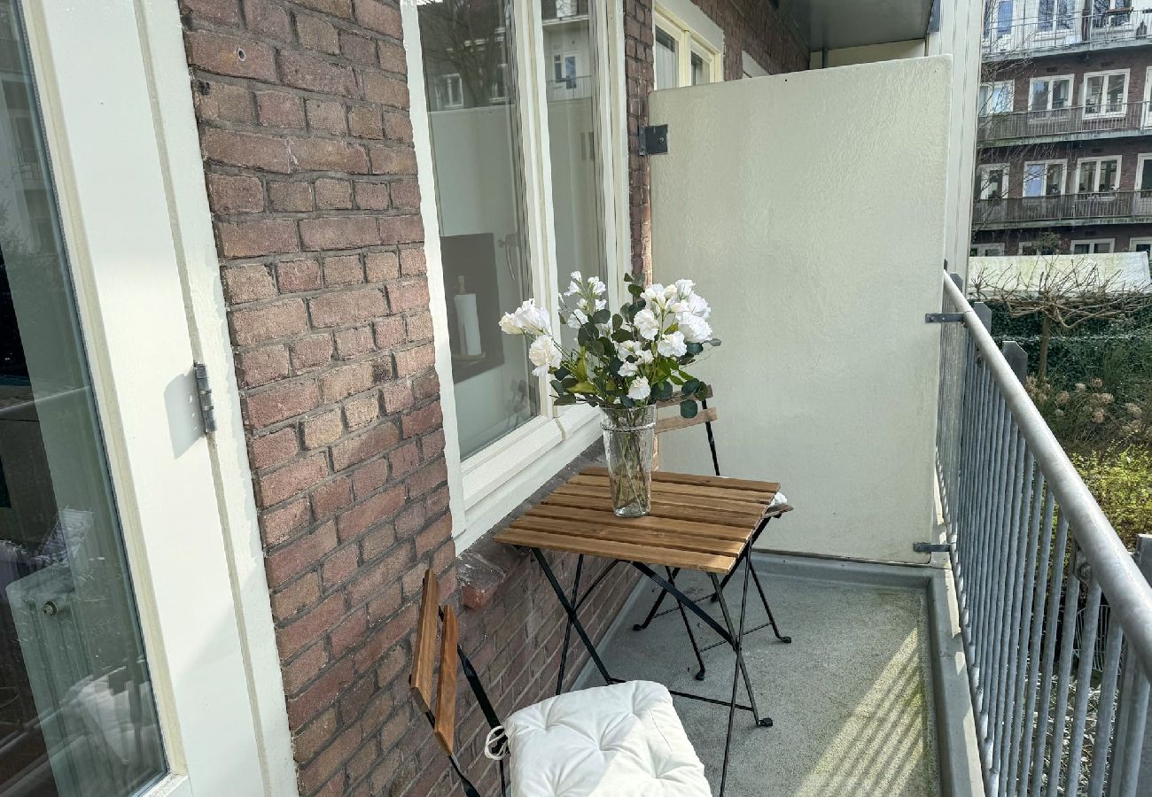 Appartement in Amsterdam - Comfortable and Bright Apartment  with Balcony 