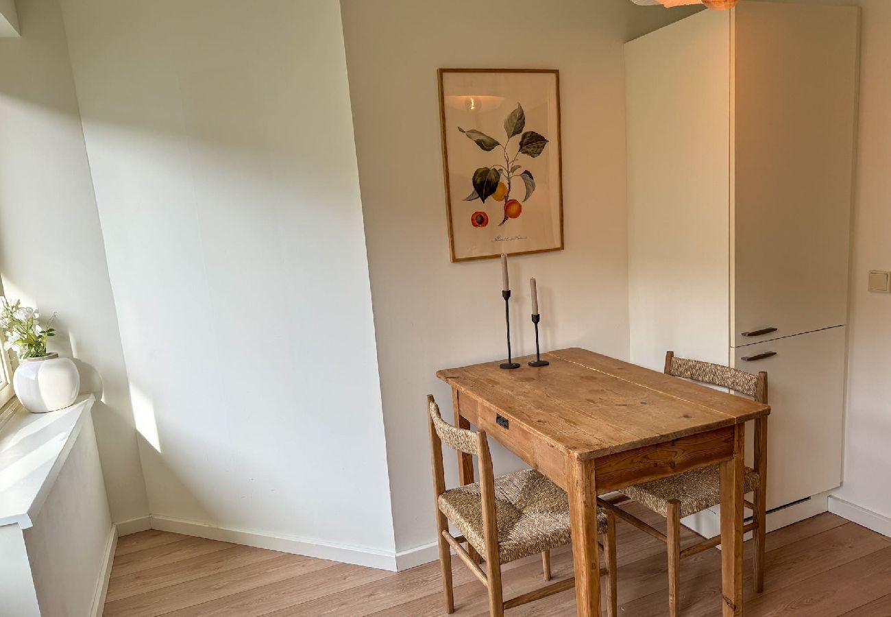 Appartement in Amsterdam - Comfortable and Bright Apartment  with Balcony 