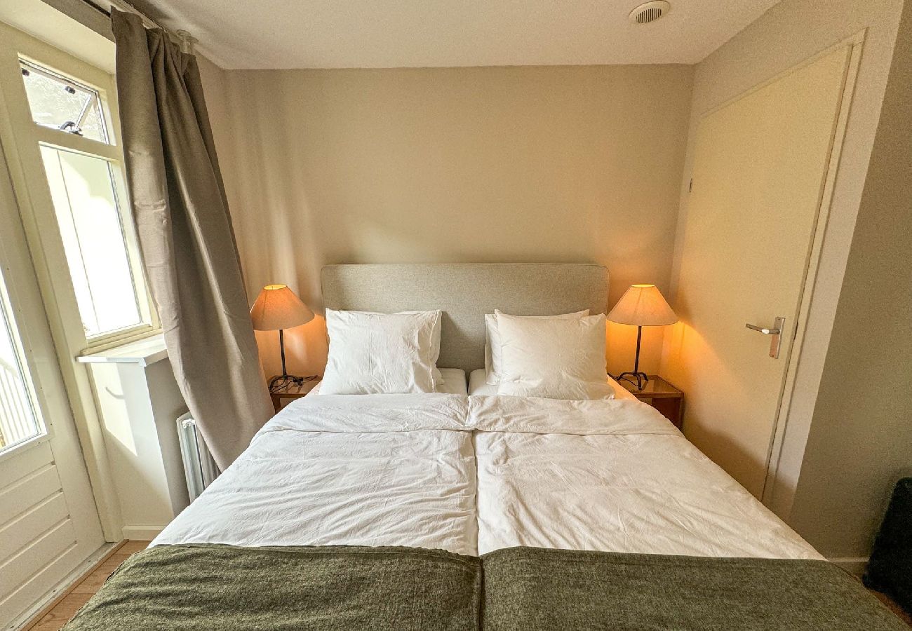 Appartement in Amsterdam - Comfortable and Bright Apartment  with Balcony 