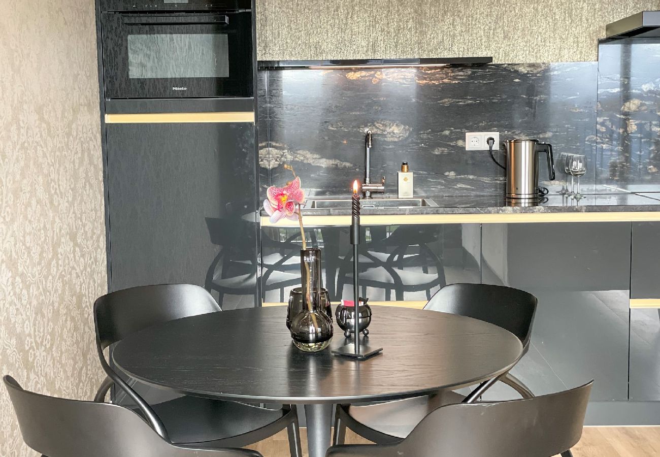 Appartement in Amsterdam - Luxurious apt. with park view and private terrace 