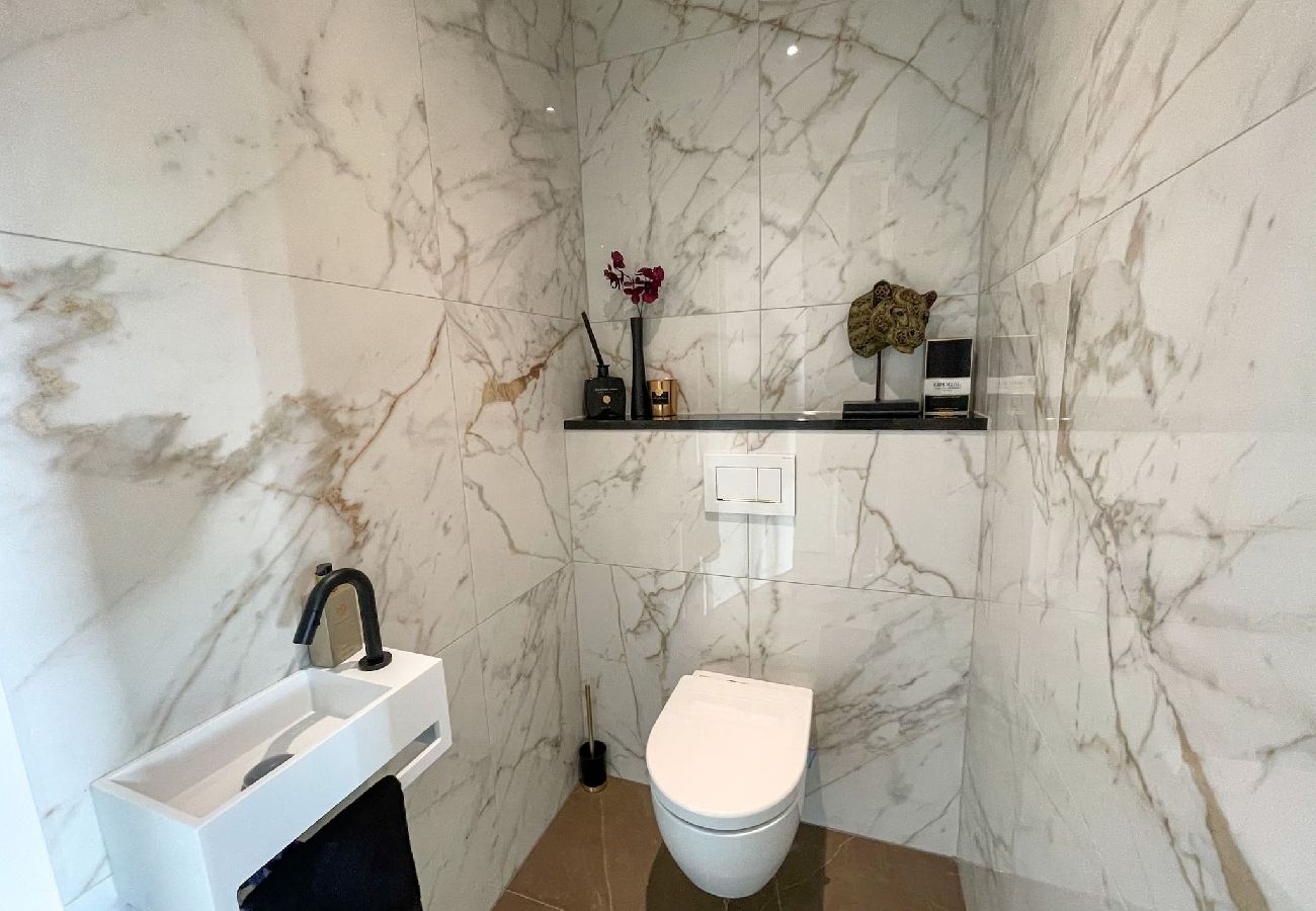 Appartement in Amsterdam - Luxurious apt. with park view and private terrace 