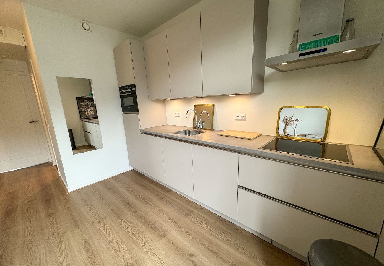 Appartement in Amsterdam - Cozy Longstay Apt. with Terrace - 10 Min. to City 