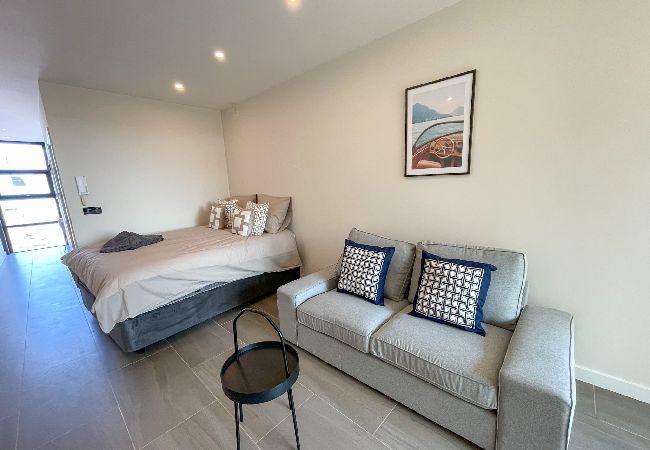 Appartement in IJmuiden - 3 Complete Business Serviced Studio Apartments 