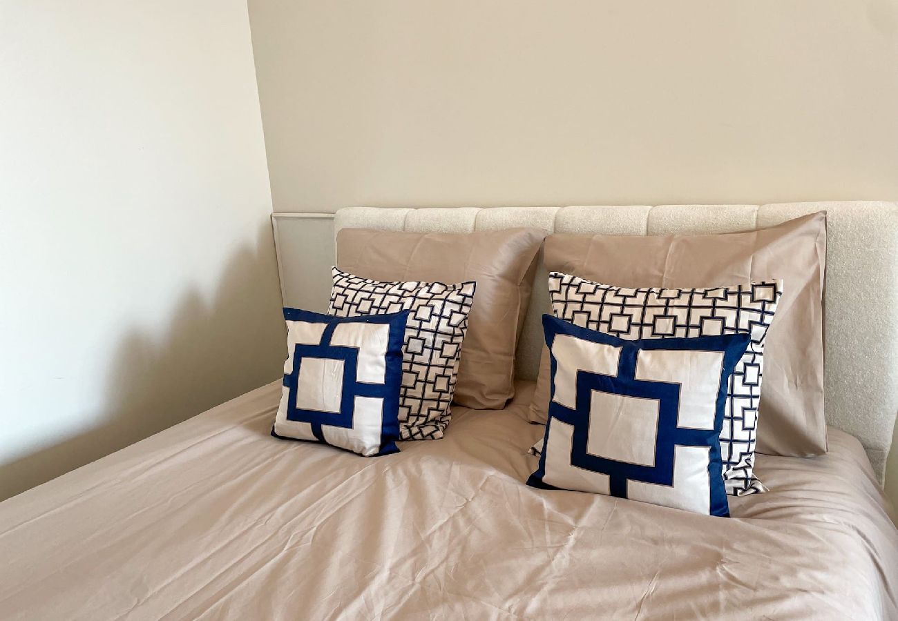 Appartement in IJmuiden - 3 Complete Business Serviced Studio Apartments 