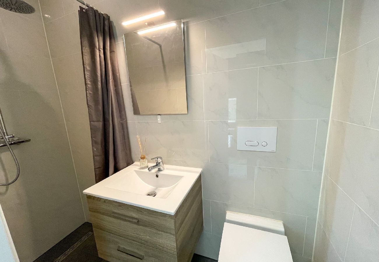 Appartement in IJmuiden - 3 Complete Business Serviced Studio Apartments 