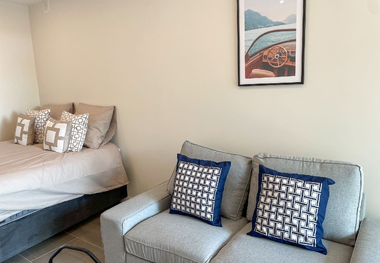 Appartement in IJmuiden - 3 Complete Business Serviced Studio Apartments 