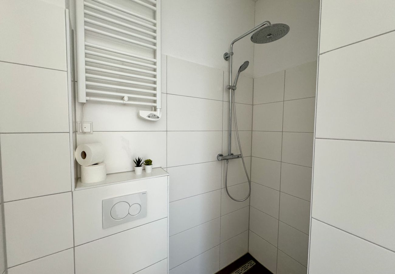 Huis in Amsterdam - Bright & Cozy 2 BR. House with Garden