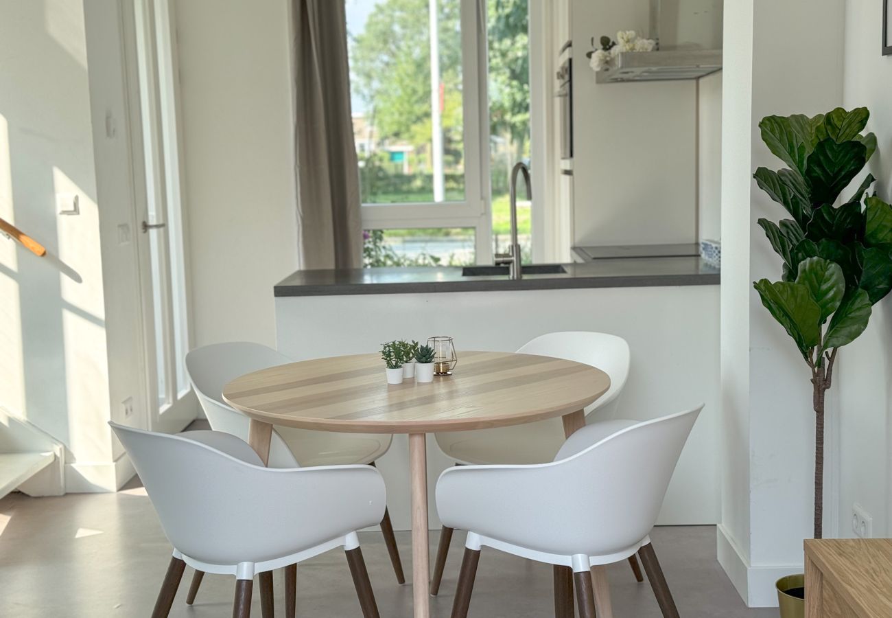 Huis in Amsterdam - Bright & Cozy 2 BR. House with Garden