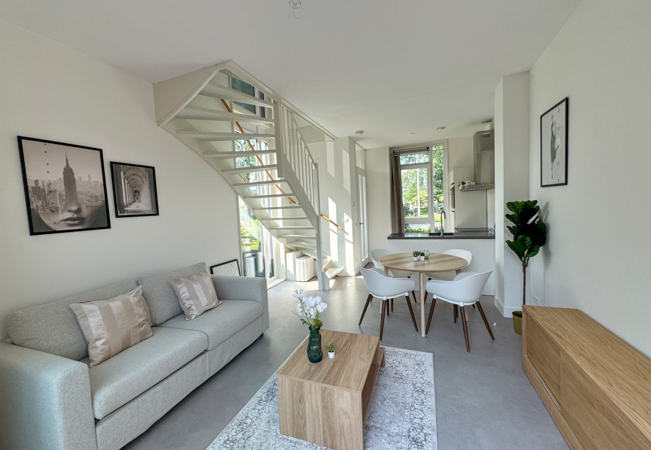 Huis in Amsterdam - Bright & Cozy 2 BR. House with Garden