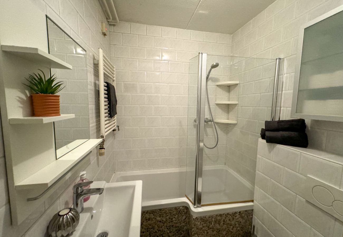 Appartement in Amsterdam - Comfortable 4 pax apt. @ Citycentre with balcony