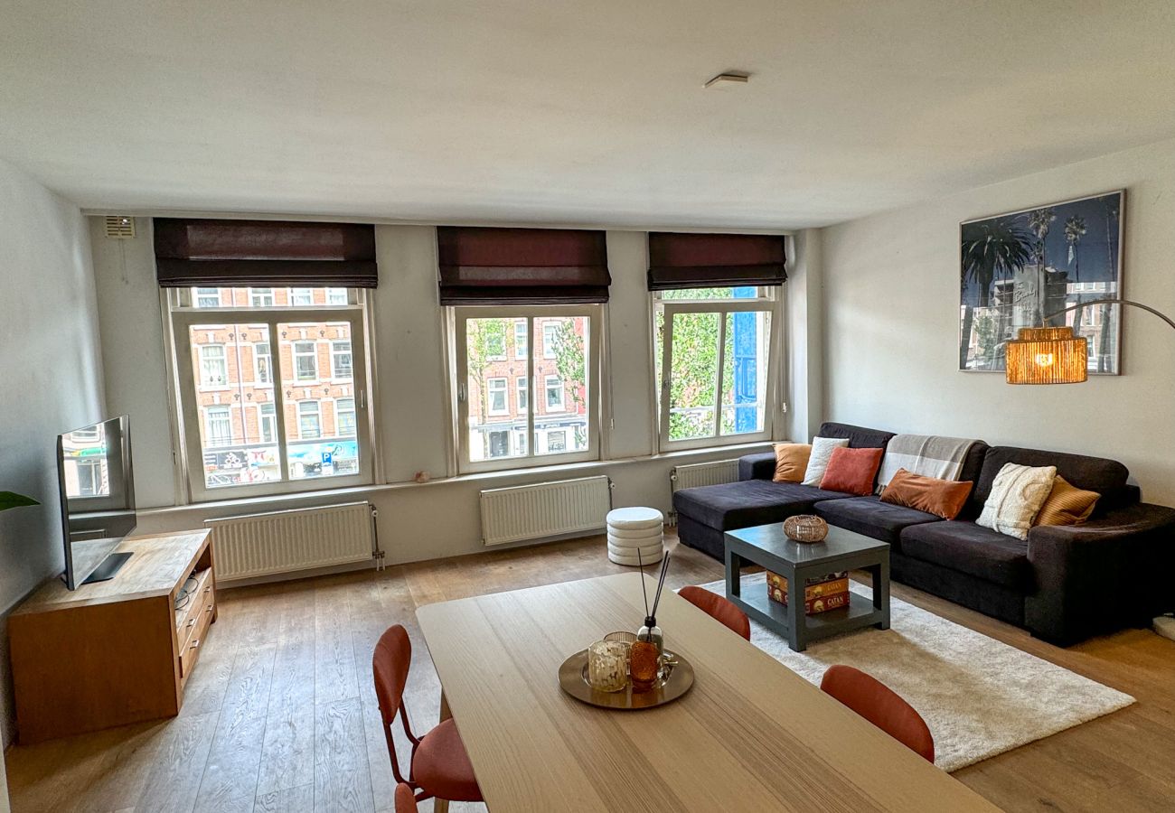 Appartement in Amsterdam - Cozy & Central,  Local 2BR. Apartment with balcony