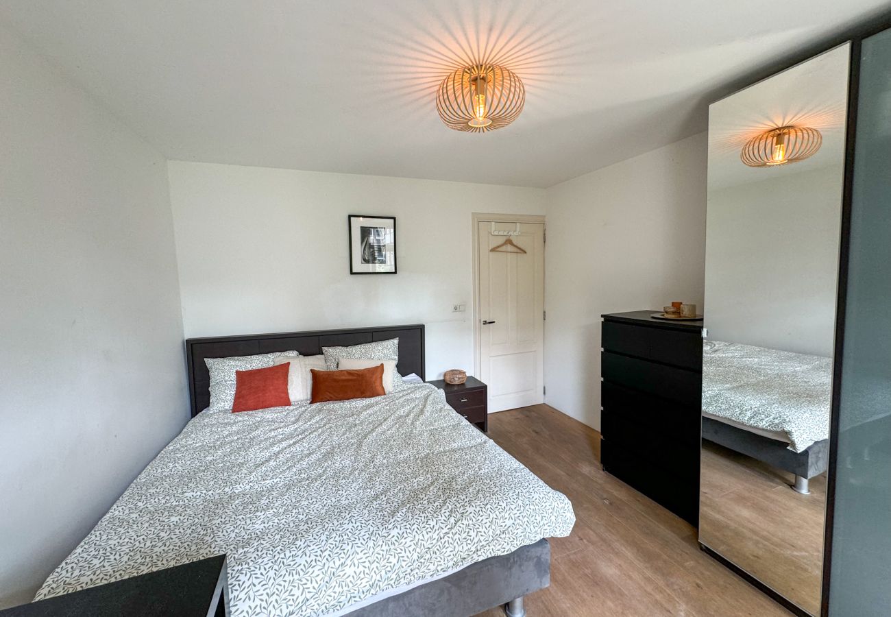 Appartement in Amsterdam - Cozy & Central,  Local 2BR. Apartment with balcony