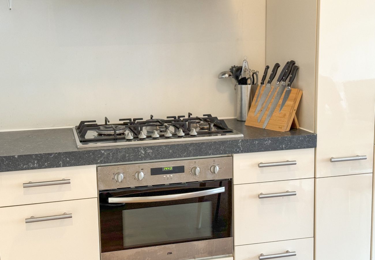Appartement in Amsterdam - Cozy & Central,  Local 2BR. Apartment with balcony