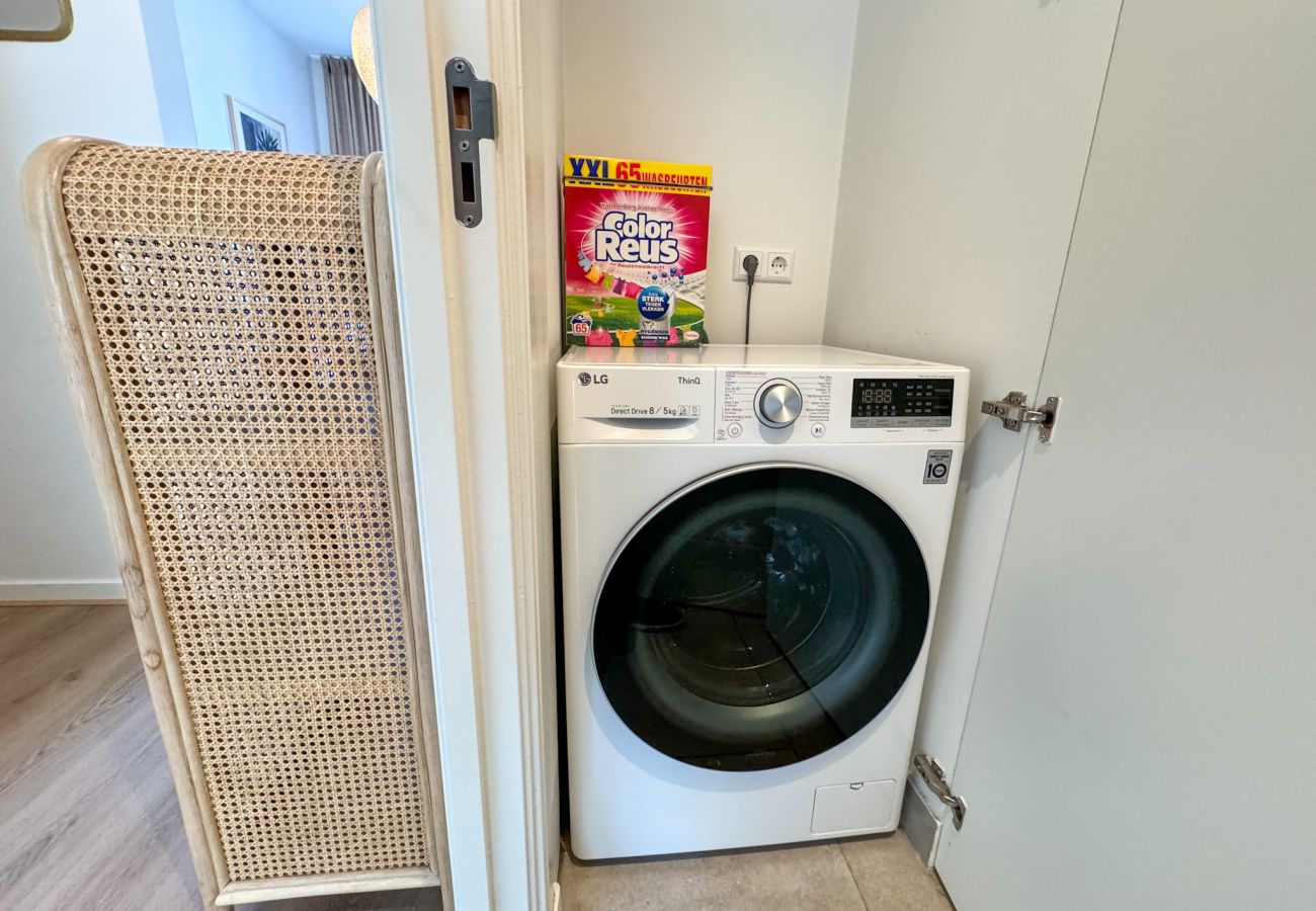 Appartement in Amsterdam - Cozy Apartment Near City Center with AC + Terrace