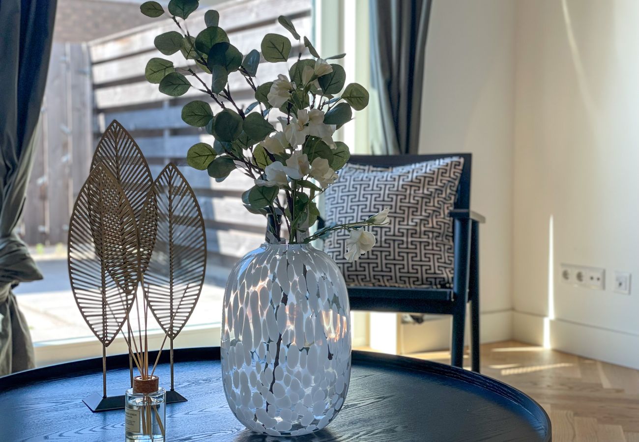 Huis in Amsterdam - Comfortable city villa with 2 BR with garden