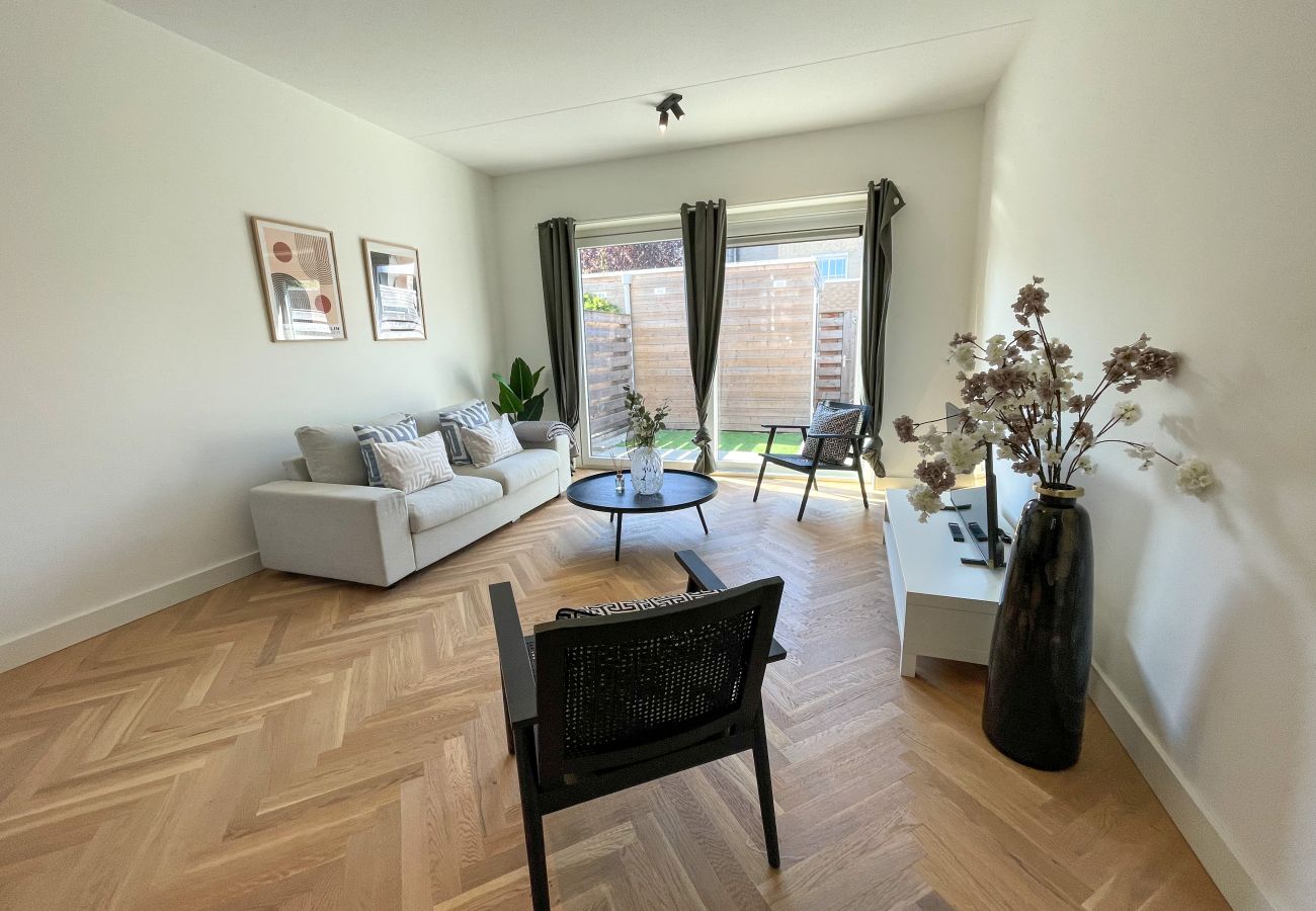 Huis in Amsterdam - Comfortable city villa with 2 BR with garden