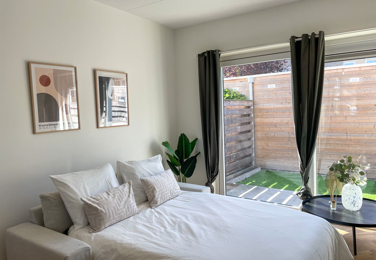 Huis in Amsterdam - Comfortable city villa with 2 BR with garden