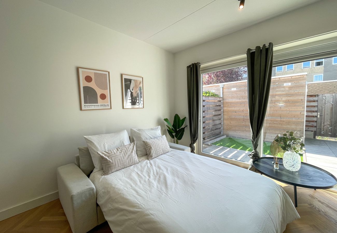 Huis in Amsterdam - Comfortable city villa with 2 BR with garden
