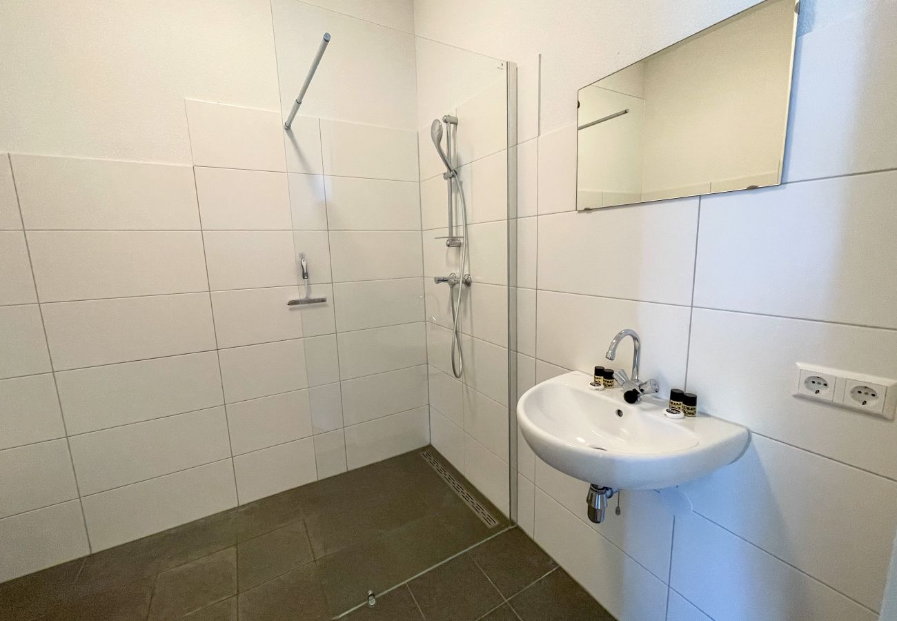 Huis in Amsterdam - Comfortable city villa with 2 BR with garden