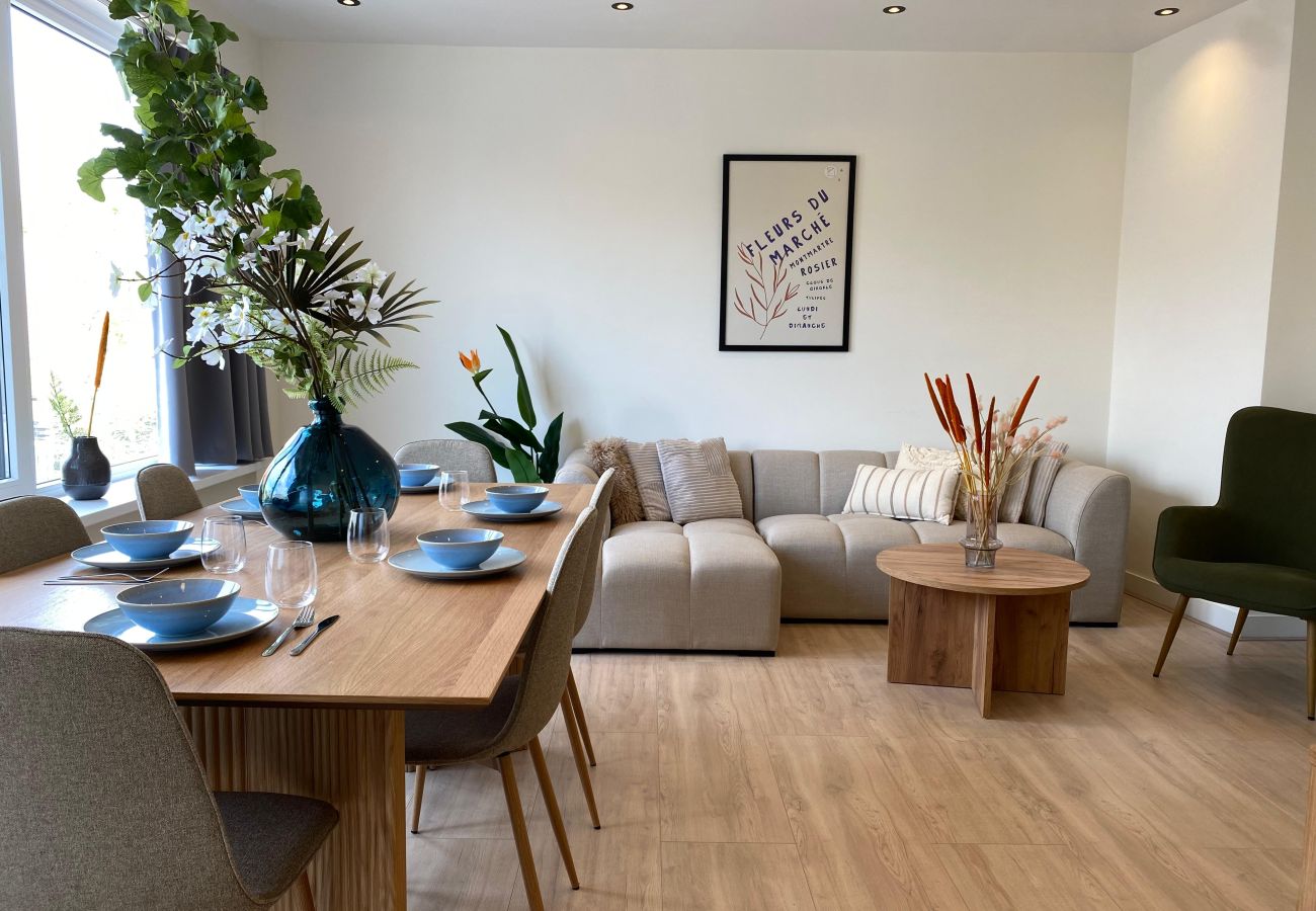 Appartement in Ouderkerk aan de Amstel - Luxury Spacious 7 bedroom / 3 bathroom apt.