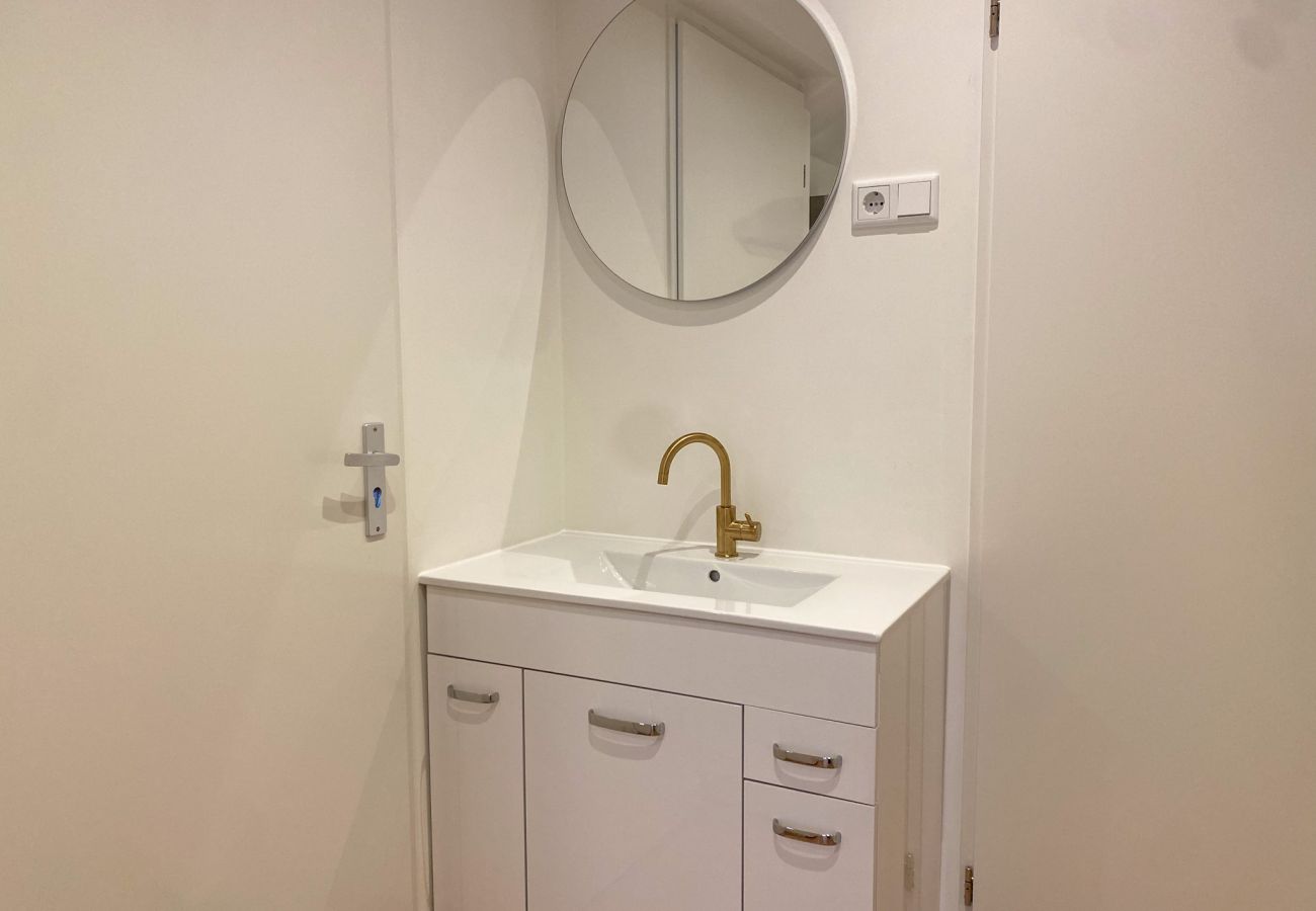 Appartement in Ouderkerk aan de Amstel - Luxury Spacious 7 bedroom / 3 bathroom apt.