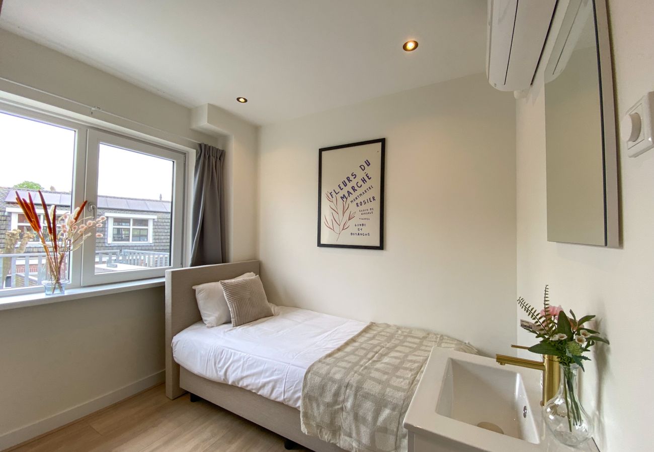 Appartement in Ouderkerk aan de Amstel - Luxury Spacious 7 bedroom / 3 bathroom apt.