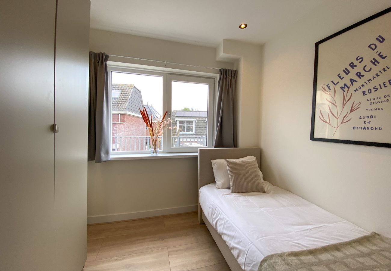 Appartement in Ouderkerk aan de Amstel - Luxury Spacious 7 bedroom / 3 bathroom apt.