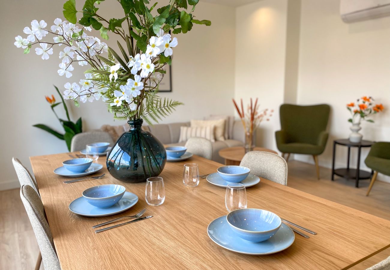 Appartement in Ouderkerk aan de Amstel - Luxury Spacious 7 bedroom / 3 bathroom apt.