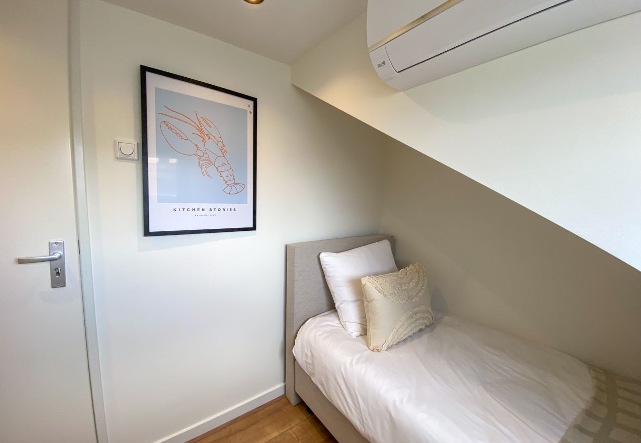 Appartement in Ouderkerk aan de Amstel - Luxury Spacious 7 bedroom / 3 bathroom apt.