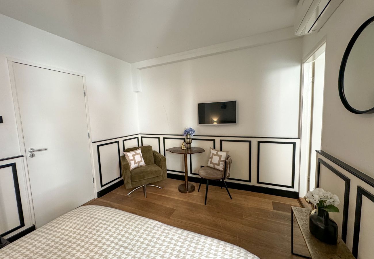 Studio in Amsterdam - Haarlemmer Residence: City Studio with Balcony