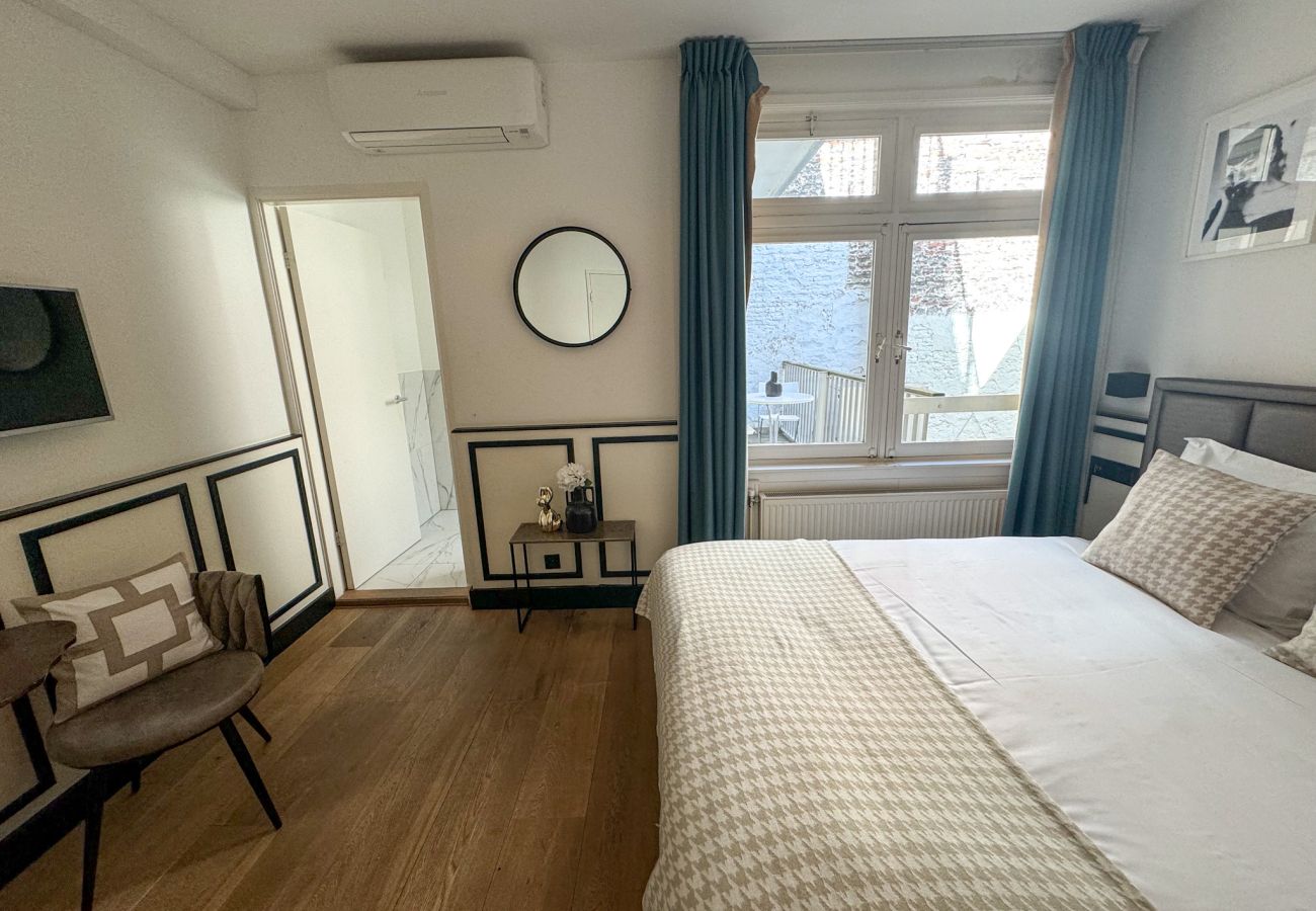 Studio in Amsterdam - Haarlemmer Residence: City Studio with Balcony