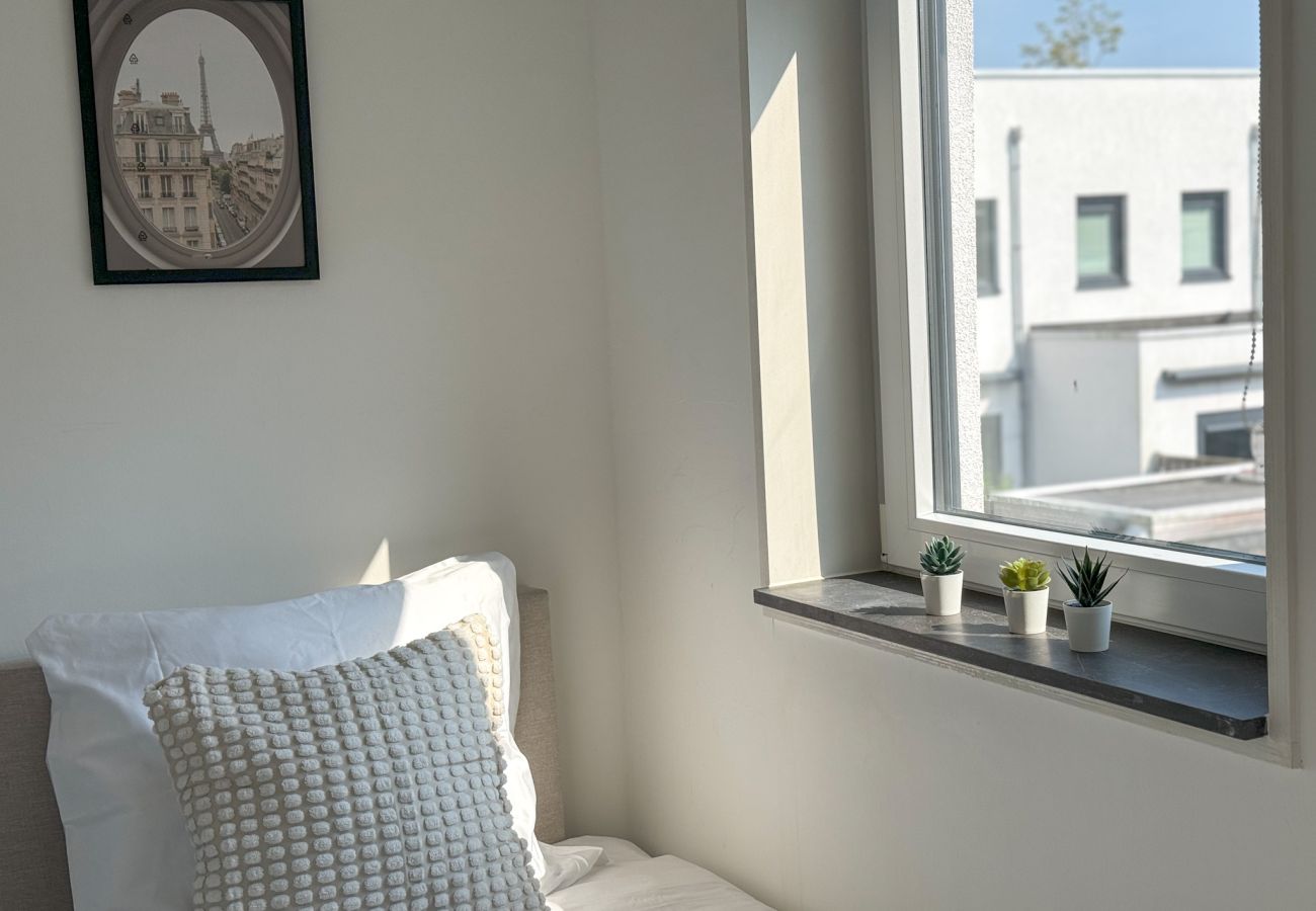 House in Amsterdam - Bright & Cozy 2 BR. House with Garden