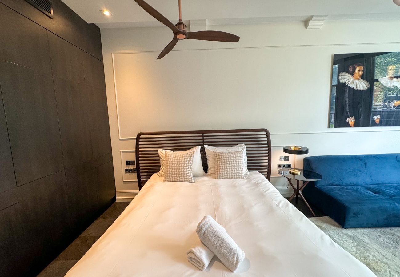 Studio in Amsterdam - Comfortable Design Studio @ city center
